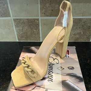Chunky Chain Ankle-Strap Heel in Tan